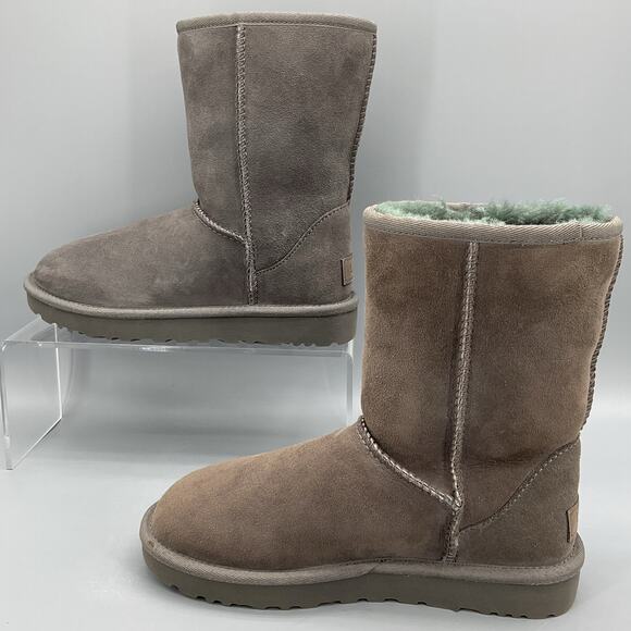 NEW UGG Women’s Classic II Short Boots Grey Size 5 - Picture 2 of 10
